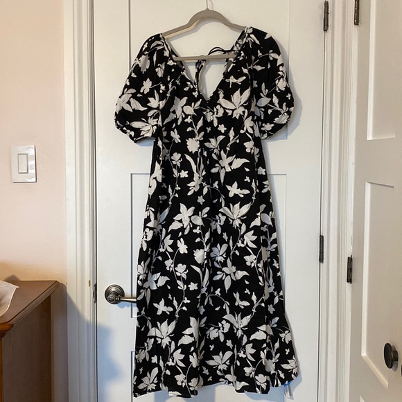 Cupshe Dresses Cupshe Black And White Floral Puff Sleeve Dress